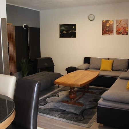 Apartman Lilium คนิน ภายนอก รูปภาพ
